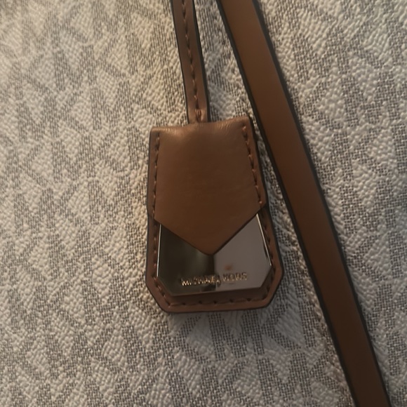 Michael Michael Kors Whitney Small Logo Tote in Vanilla - Picture 3 of 15